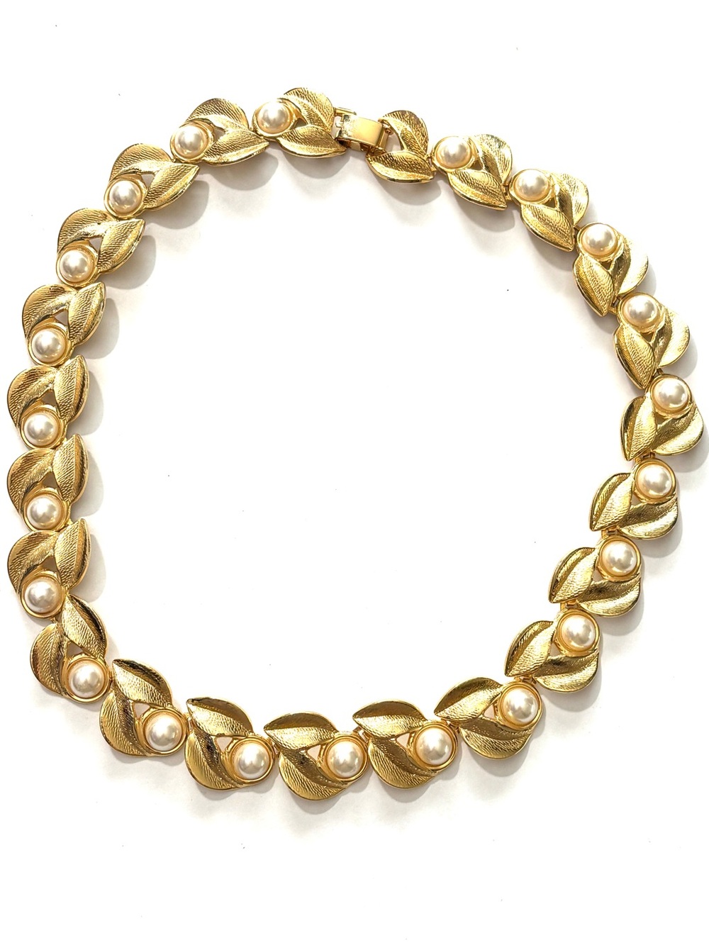 Vintage 1970s Gold Tone Articulated Textured Leaf Faux Pearl Necklace MCM